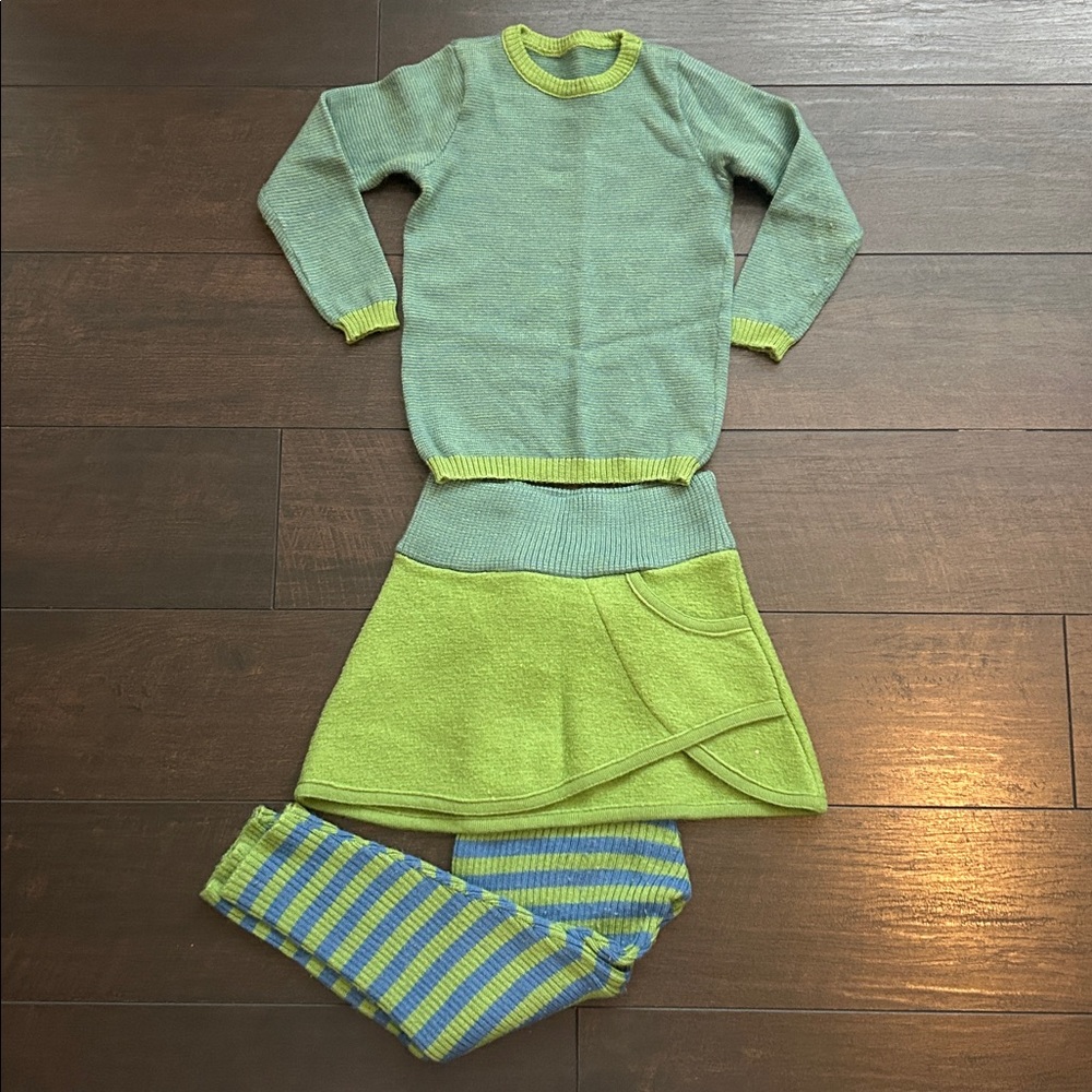 Disana set of wool sweater, skirt, and pants. Size EU 110/116 - green